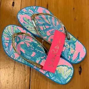 NWT CURRENT SEASON Lily Pulitzer Pool Flip Flops